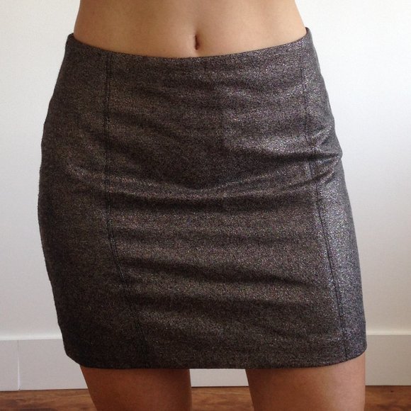 BEDO - Metalic Gold & Black Mini Skirt - Picture 1 of 9